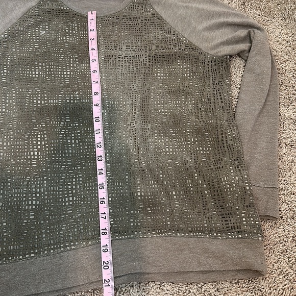 ecru long sleeve textured top size large 🦋 - Picture 9 of 11